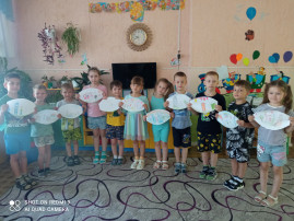 Ромашка – символ праздника Ромашка – символ праздника.